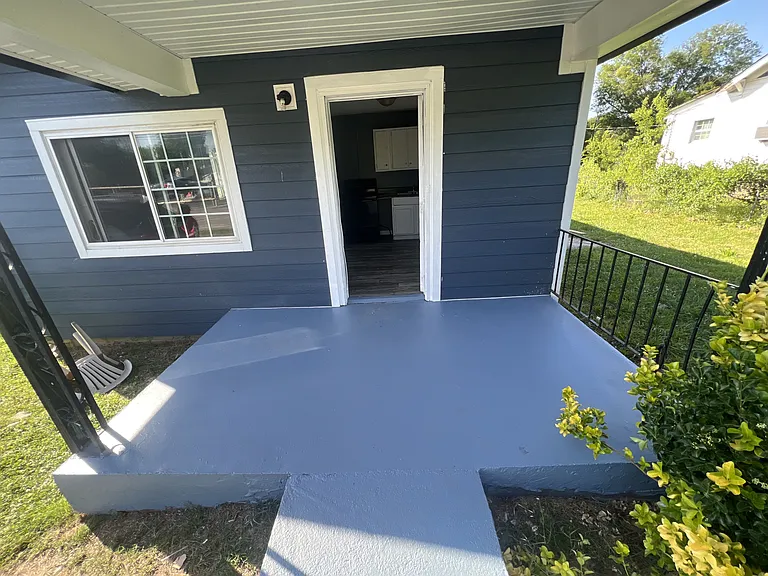 2305 Glass St — Photo 9