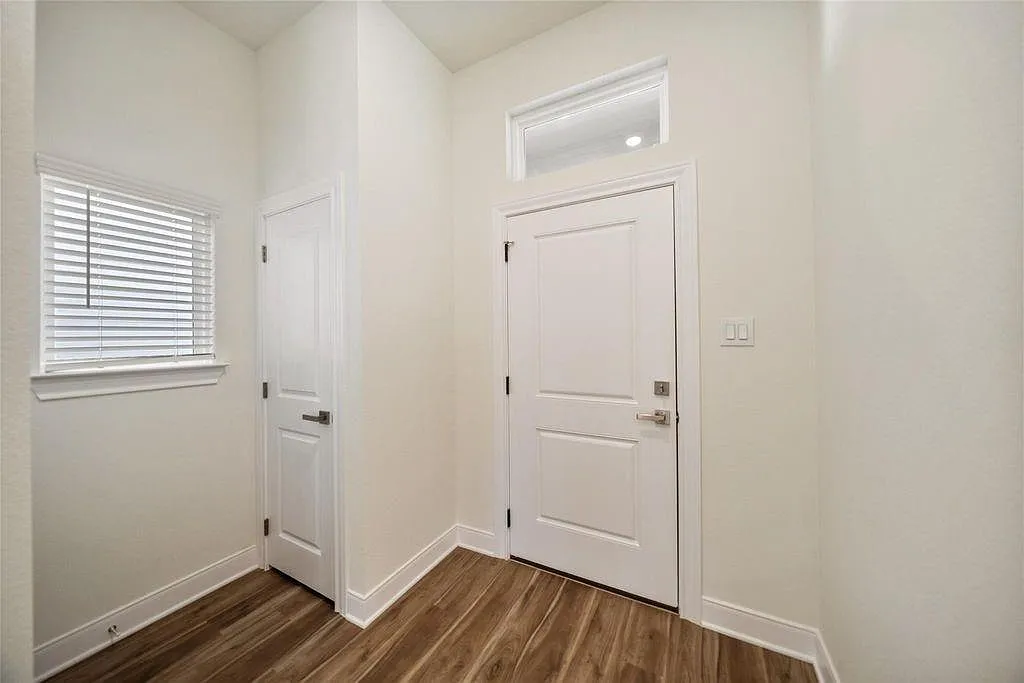 3 bed, 2.5 bath, 1447 sqft, $1,795 — Photo 3