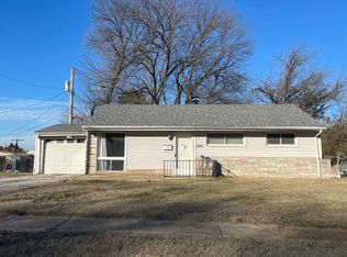 5501 Winchelsea Dr, Saint Louis, MO 63121