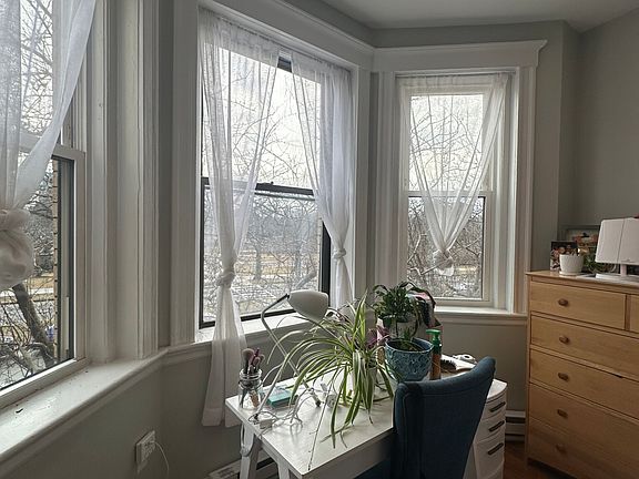 3rd image of 73 Park Dr APT 8