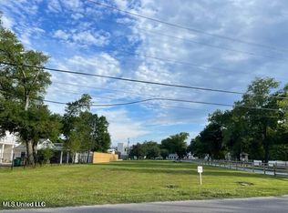 746 E 2nd St, Pass Christian, MS 39571