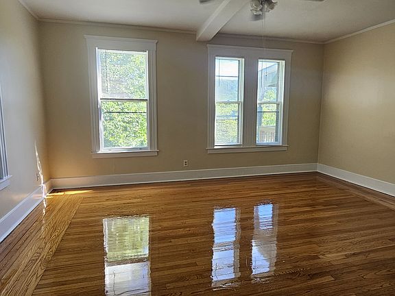4th image of 1260 Whalley Ave #B