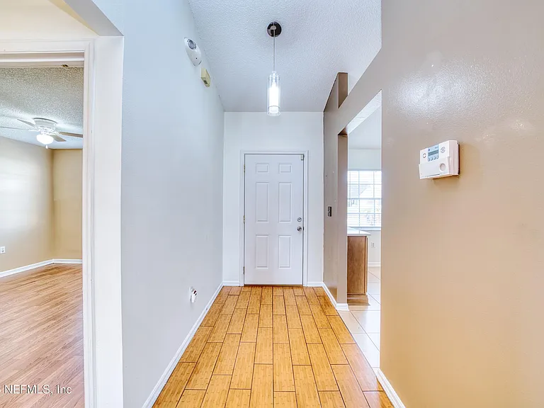 5628 Loma Vista Dr W — Photo 13
