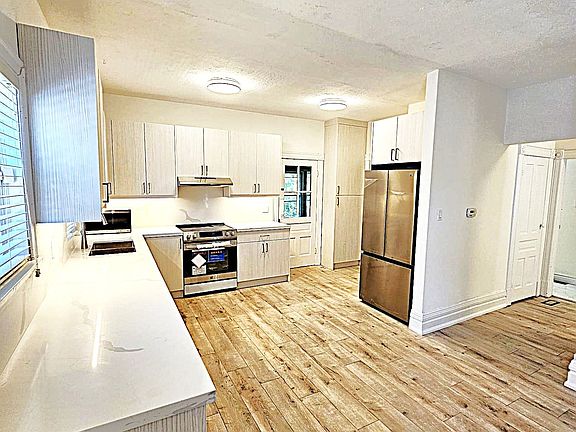4th image of 184 Prospect St