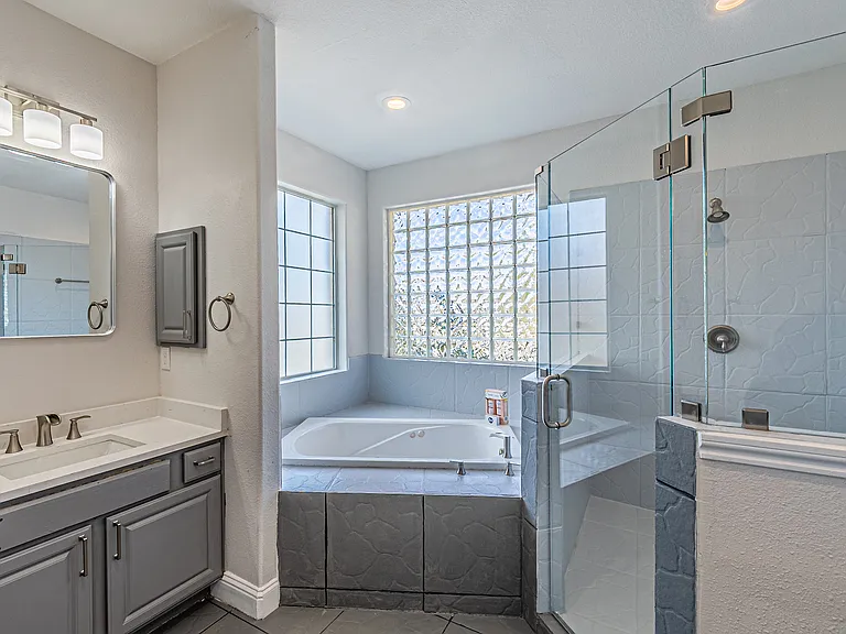 4224 Las Brisas Dr — Photo 23