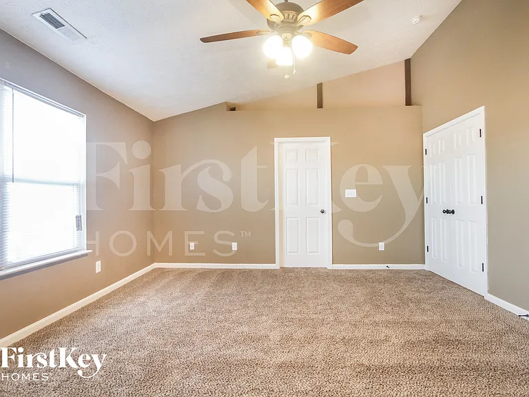 2243 Tanya Dr — Photo 7
