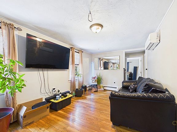 4th image of 85 Alfred Lord Blvd