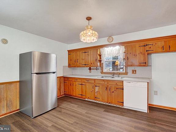 4th image of 3321 Sycamore Rd