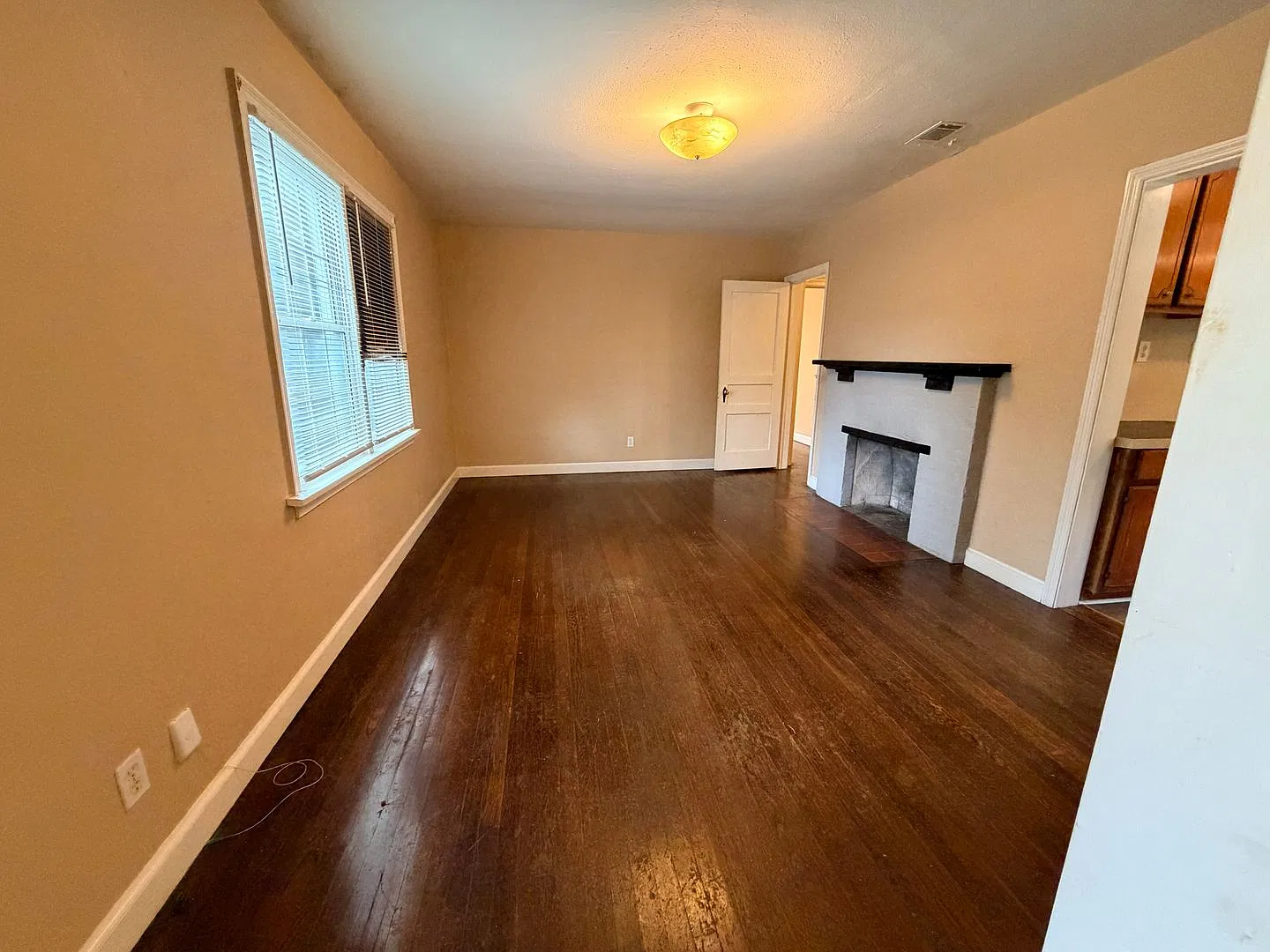 2 Bedroom Close to VSU — Photo 4