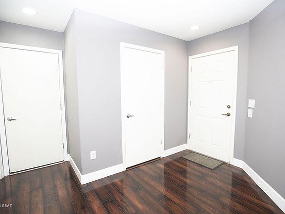 4th image of 2761 W Greenstreak Dr