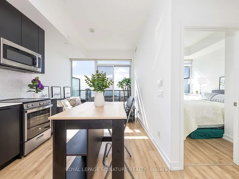 135 E Liberty St #Penthouse 9 — Photo 13