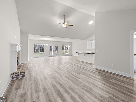 4th image of 176 Grace Ln #5