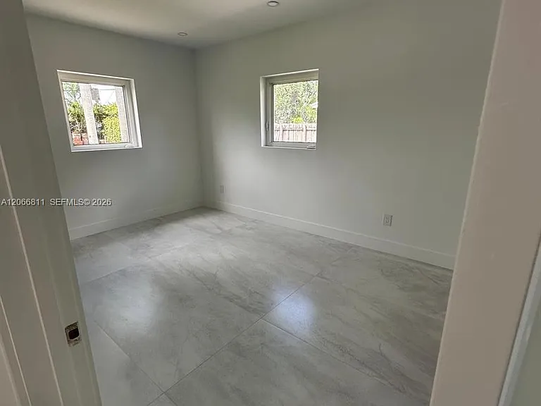 771 NW 15th St — Photo 9