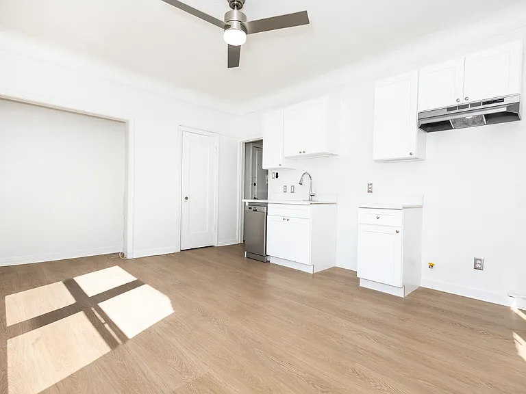 Gramercy Lofts — Photo 19