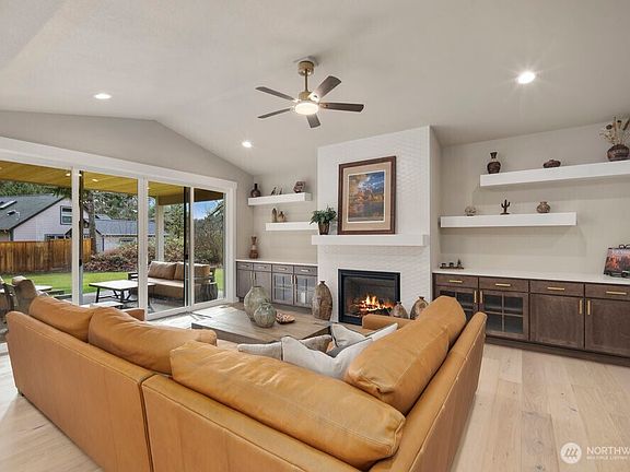 5th image of 2703 44th Avenue NW