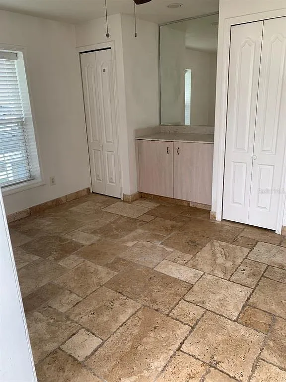 2 bed, 1.0 bath, 700 sqft, $1,800 — Photo 4
