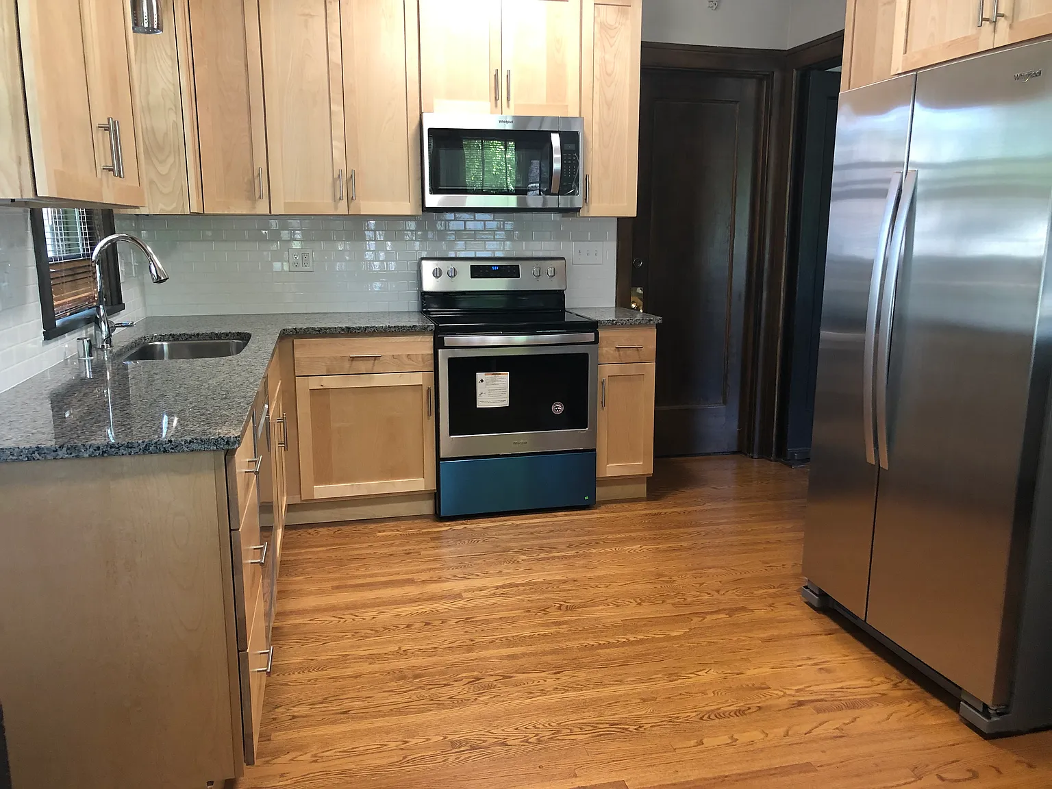 2 bed, 1400 sqft, $2,200 — Photo 2