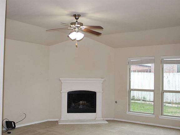 3rd image of 3814 Spring Run Ln