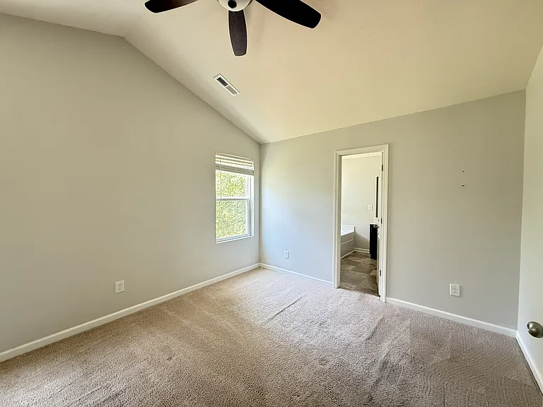 408 Polly Dr — Photo 8