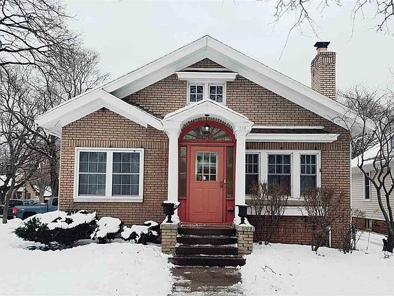 2nd image of 233 Dawson Ave