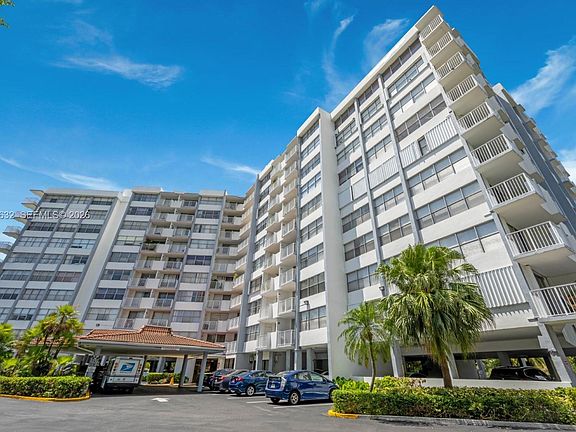 2nd image of 1300 NE Miami Gardens Dr APT 621E
