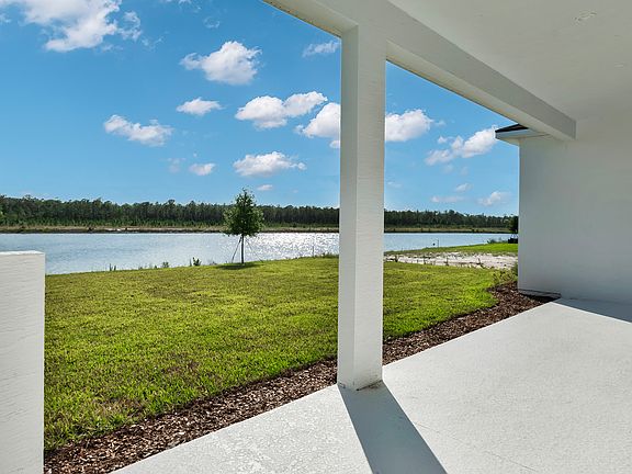 4th image of 433 Mosaic Blvd