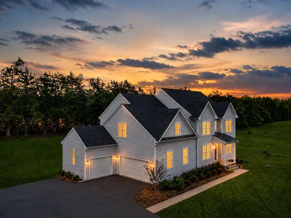 11003 S Abbie Moore Ct, Fredericksburg, VA 22407