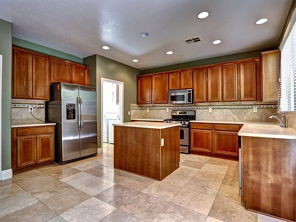 5th image of 6807 Pleasantville Ct