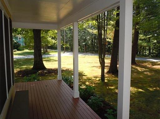 3rd image of 1 Woodridge Ln