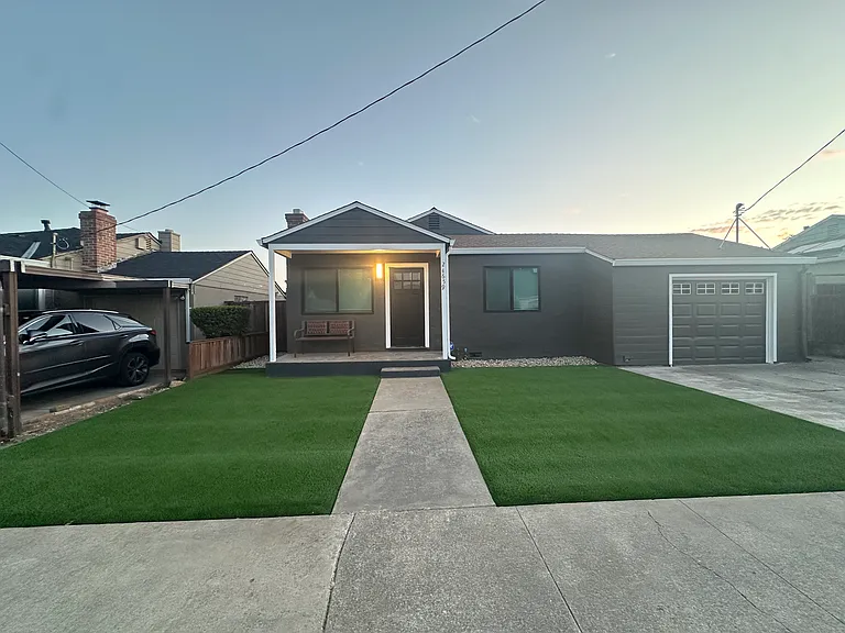 24659 Joanne St — Photo 4