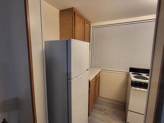 5th image of 2710 W Lakeside Dr #A