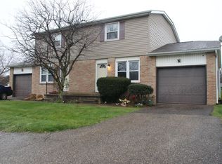 611 Applegrove St NW, North Canton, OH 44720