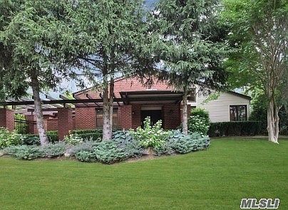2nd image of 204 Gosling Hill Dr