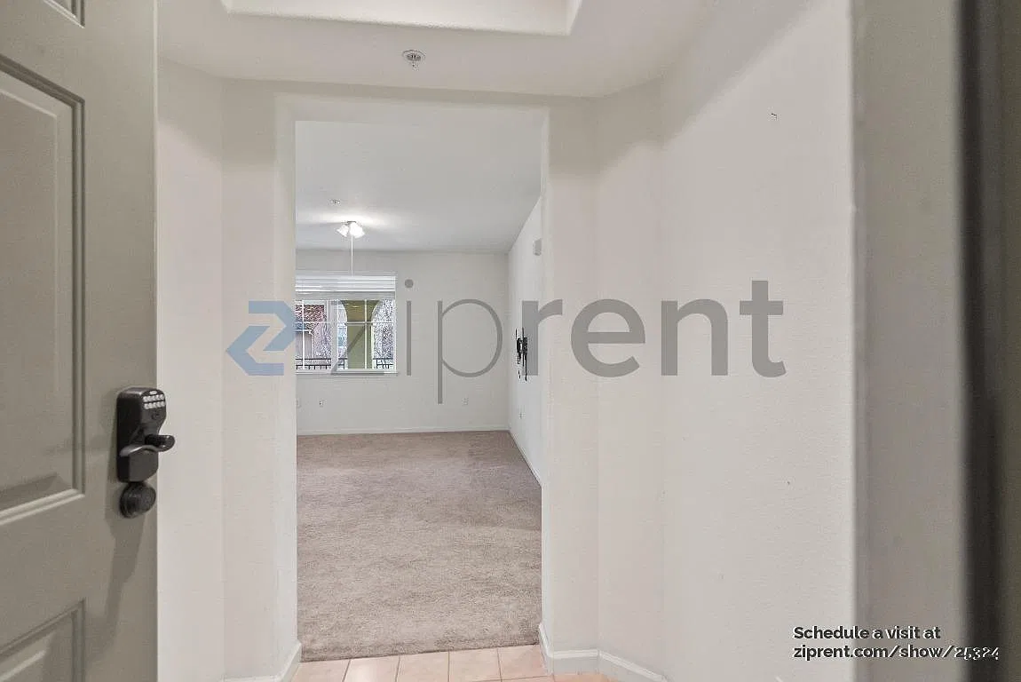600 S Abel St — Photo 4