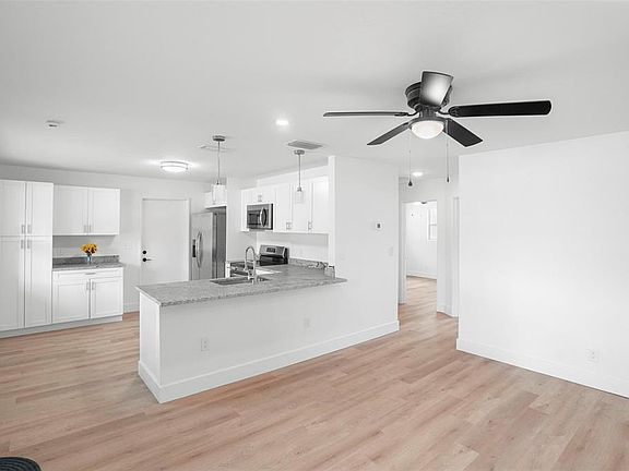 4th image of 4406 W WALLACE AVENUE