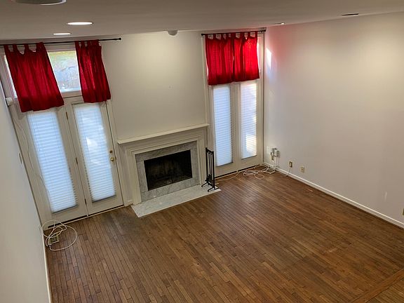 5th image of 1902 N Veitch St