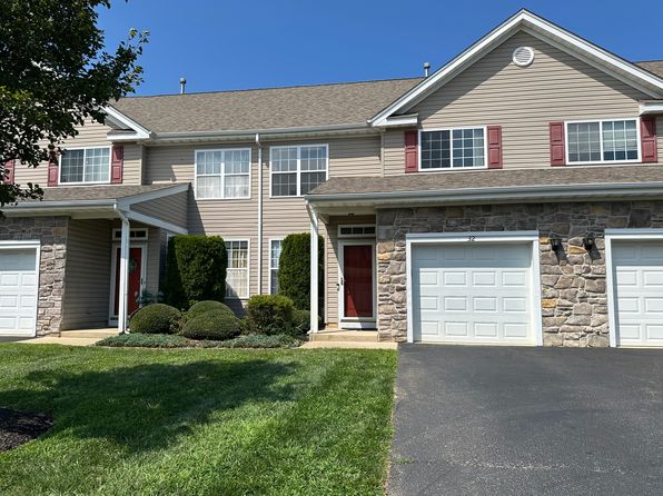32 Manhattan Dr
