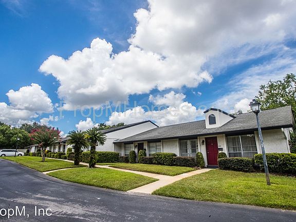 3rd image of 601 Grove Ct