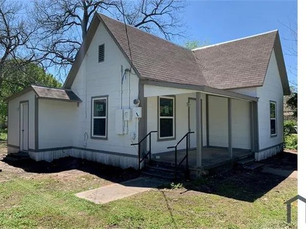 1012 Faye St, Gainesville, TX 76240