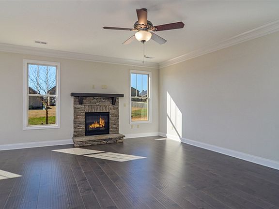3rd image of 236 Harvest Wood Ln