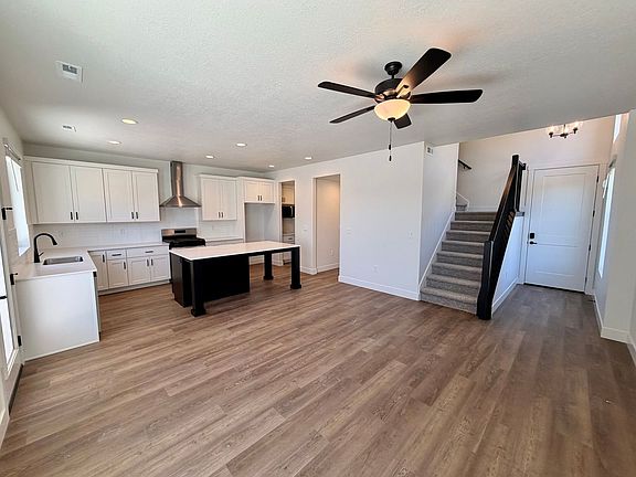 3rd image of 2715 W 2775 N #144