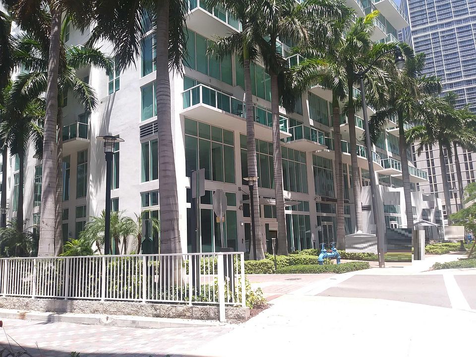2nd image of 31 SE 5th St APT 3514
