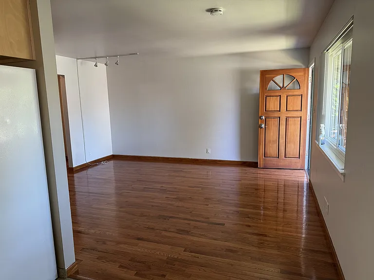727 Opal Dr #3 — Photo 5