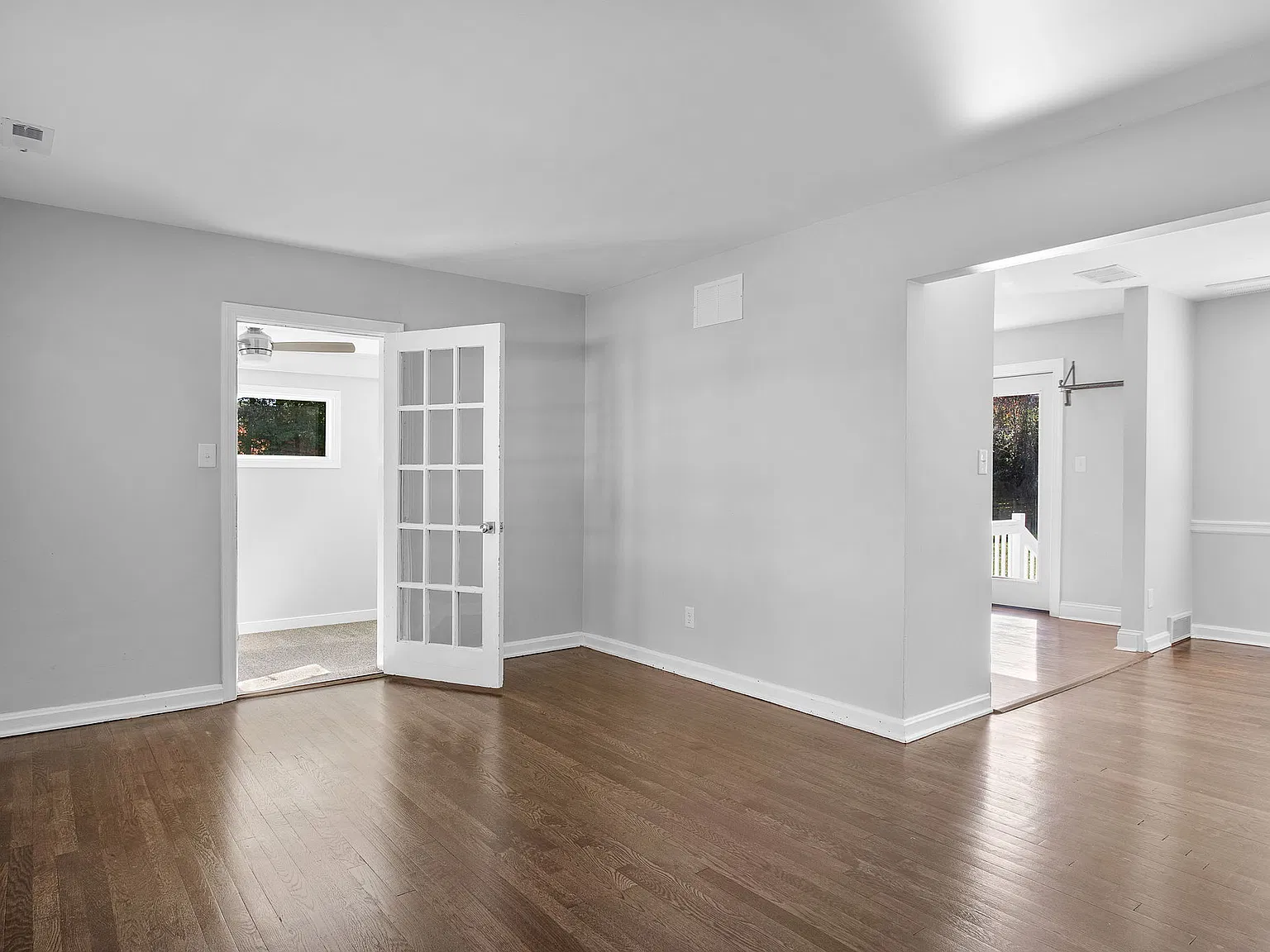 3 bed, 1311 sqft, $2,550 — Photo 3