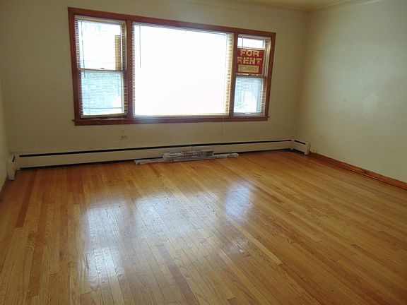 2nd image of 13939 S Dearborn St APT 2