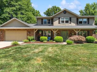 102 E Brittany Ln, O'Fallon, IL 62269
