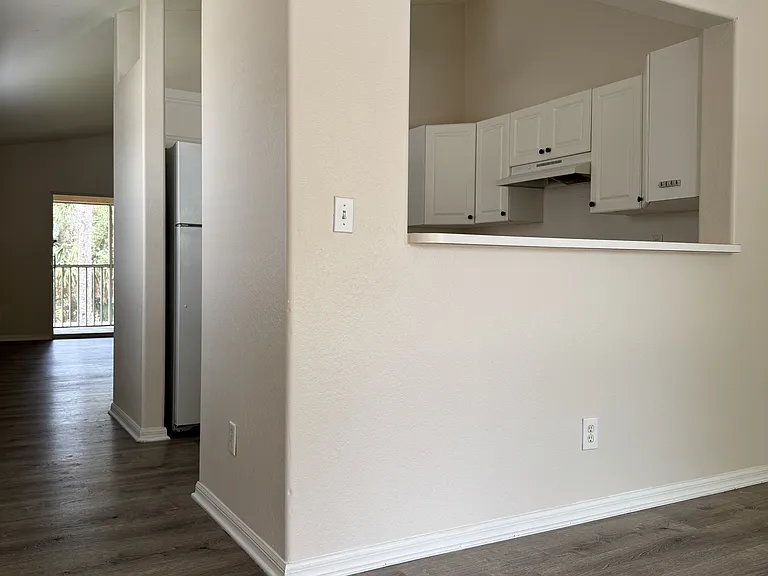 26728 Little John Ct #7 — Photo 2