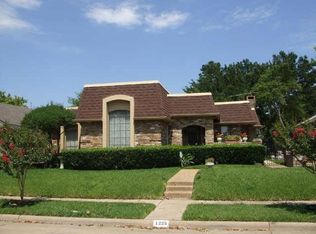 1225 Whispering Oaks Ln, Richardson, TX 75081