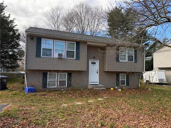 46 Hoover St, West Warwick, RI 02893