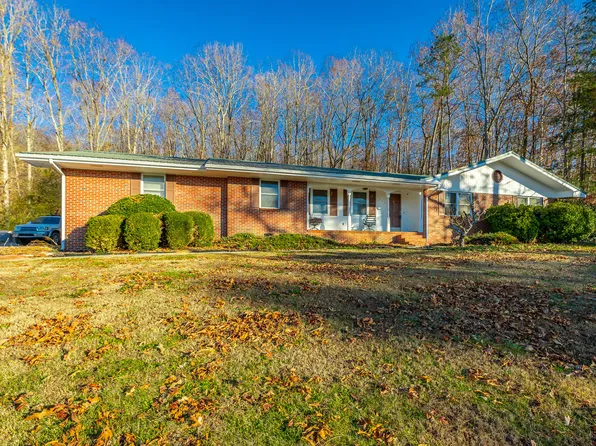 1968 Lake Rd, Tunnel Hill, GA 30755